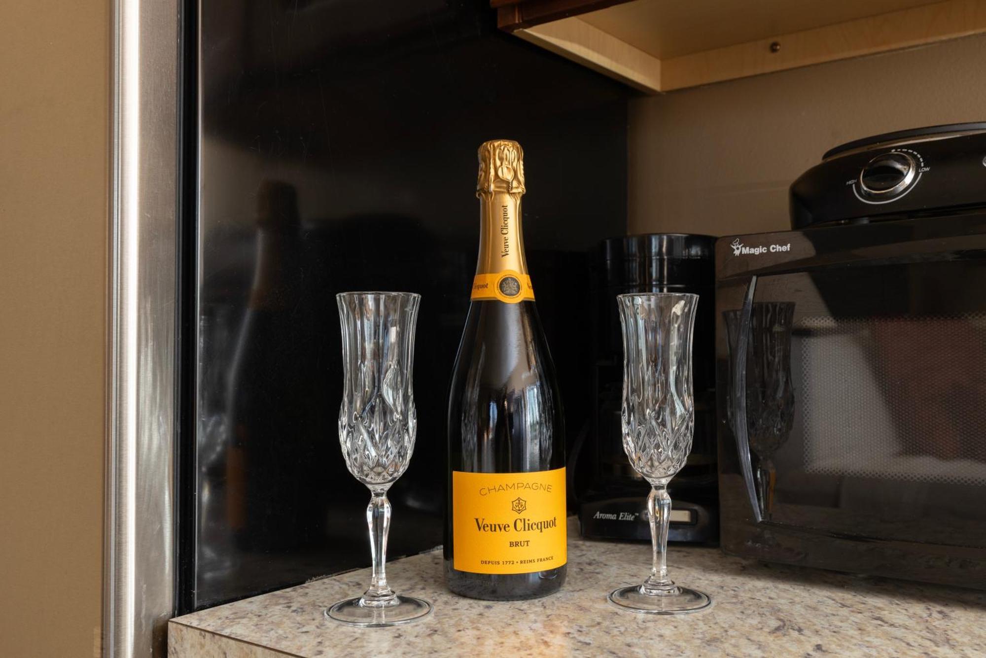 Brinton Suites West Chester Bagian luar foto